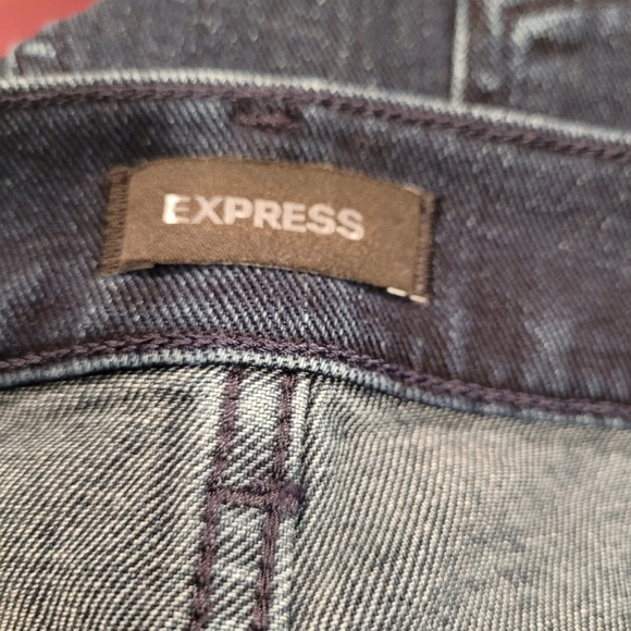 EXPRESS barrell leg super high rise cropped jeans - 6. D16 - Picture 3 of 6
